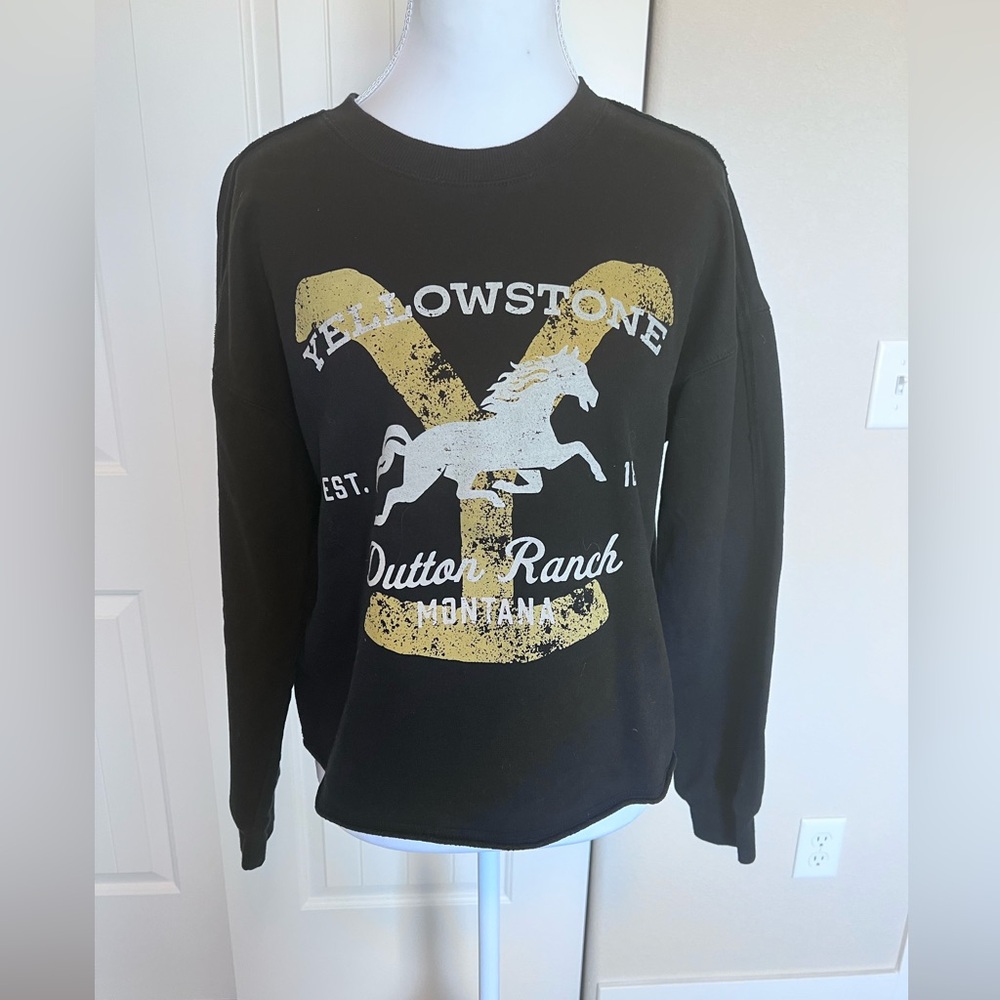 Yellowstone Dutton Ranch Montana Horse Cropped T-shirt / Sweatshirt Sz Medium
